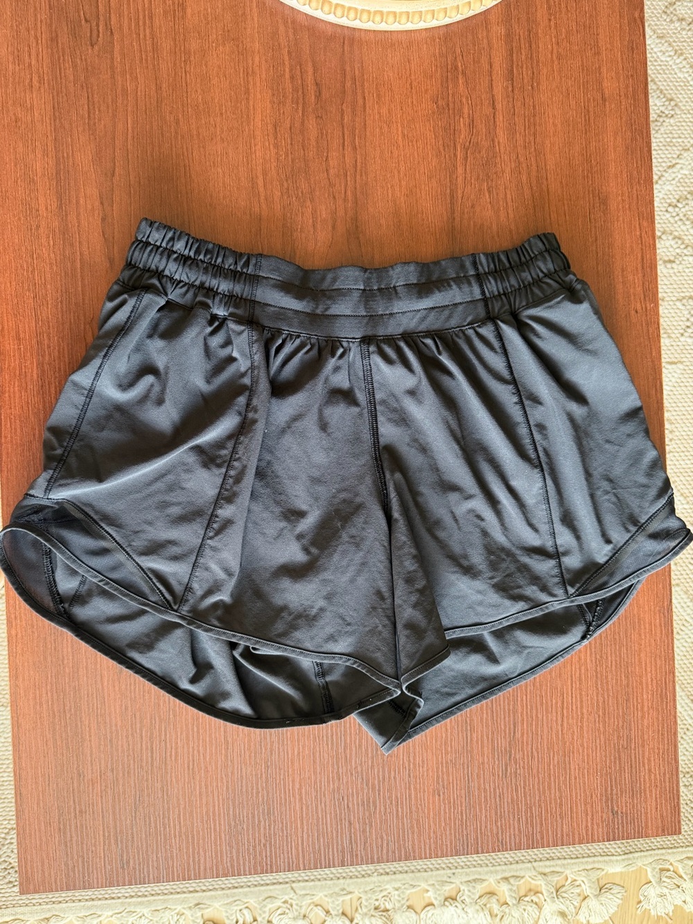 Lululemon Hotty Hot High-Rise Lined Shorts 4” Size 6